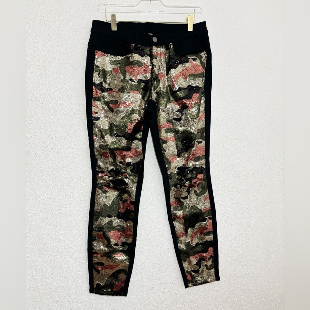 Venus Sequin Camo Jeans Distressed Knee size 10